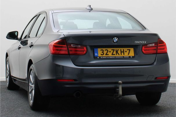 BMW 320i 135 kW image number 16