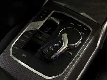 Car image 37