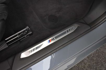 Car image 37