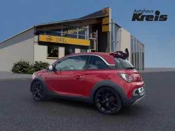 Car image 4
