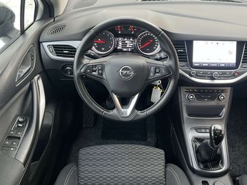 Car image 10