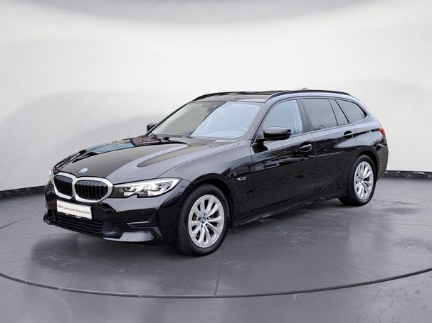 BMW 320e Touring Advantage 150 kW image number 1