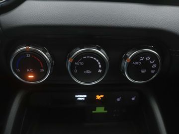 Car image 36