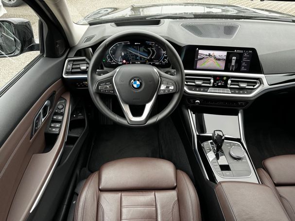 BMW 330 Touring xDrive 185 kW image number 12