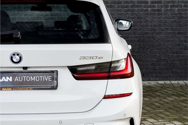 BMW 330 e Touring M Sport 218 kW image number 38