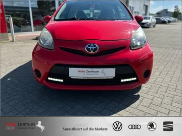 Car image 3