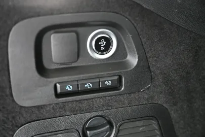 Car image 34