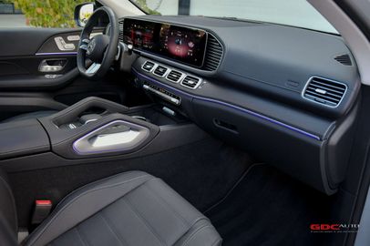 Car image 33