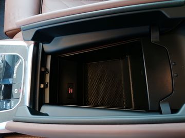 Car image 29