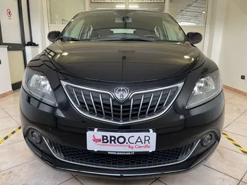Car image 3