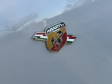 Car image 29