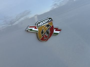 Car image 29