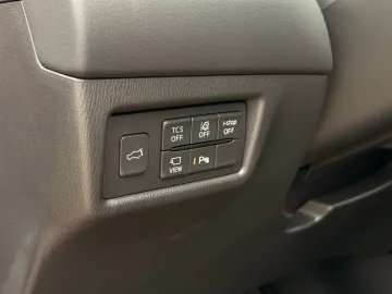Car image 49
