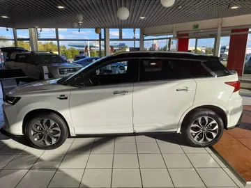 Car image 2