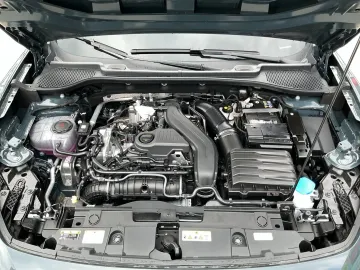 Car image 33