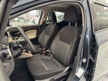 Car image 11