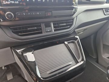 Car image 33