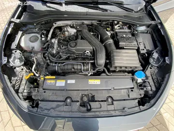 Car image 26