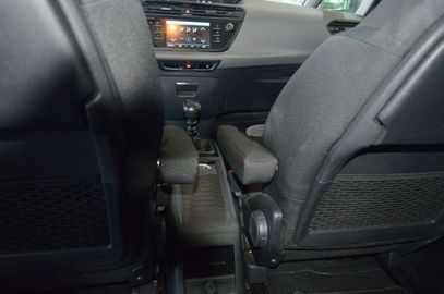 Car image 38