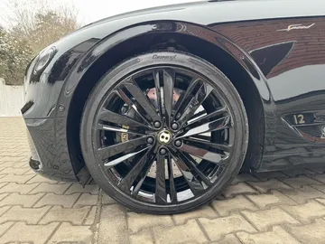 Car image 40
