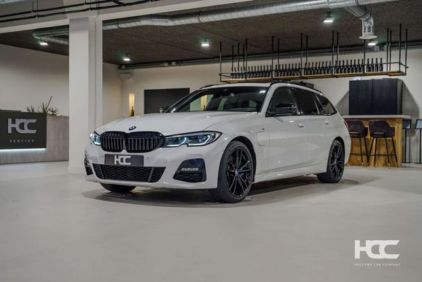 BMW 330e Touring M Sport 215 kW image number 1