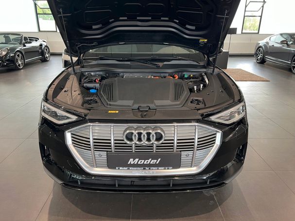 Audi e-tron 55 quattro S-line 300 kW image number 3