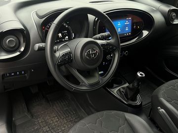 Car image 12