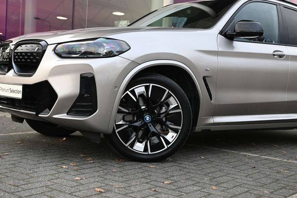 BMW iX3 210 kW image number 16