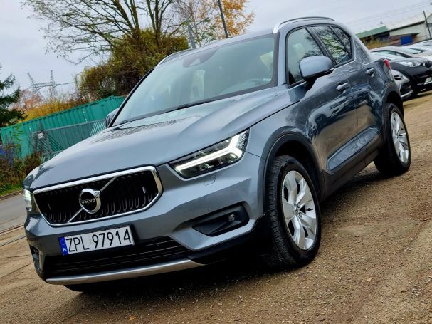 Volvo XC40 D4 AWD Geartronic Momentum 140 kW image number 1