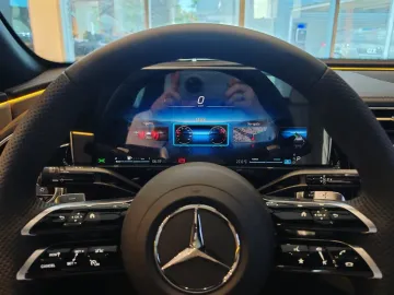 Car image 33