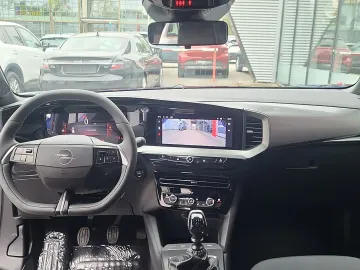 Car image 15
