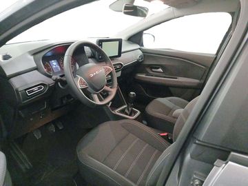 Car image 12