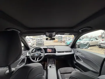 Car image 28