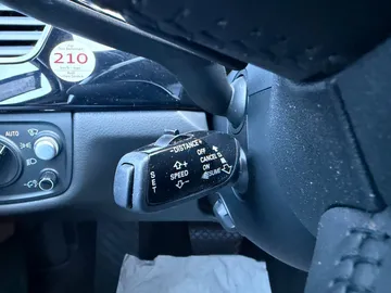 Car image 44