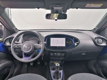 Car image 12