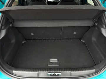 Car image 34