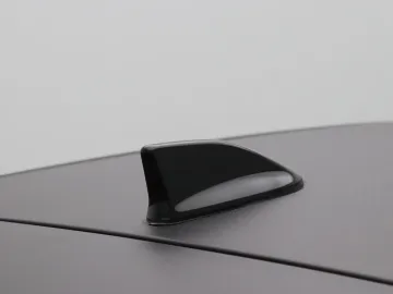 Car image 36