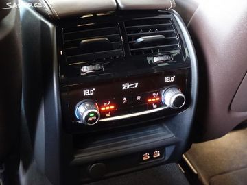 Car image 37