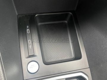 Car image 41