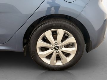 Car image 26