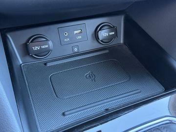 Car image 30