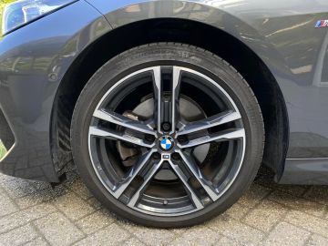 Car image 37