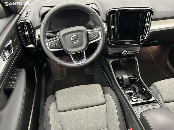 Volvo XC40 B4 Plus Dark 145 kW image number 18