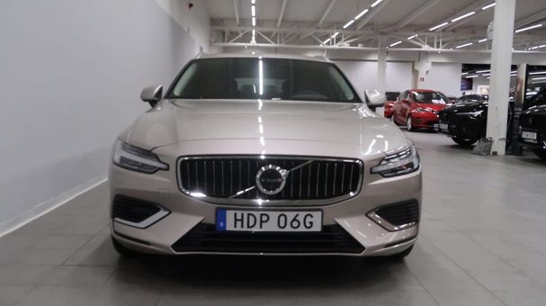 Volvo V60 T6 Recharge AWD 261 kW image number 2