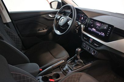 Car image 10