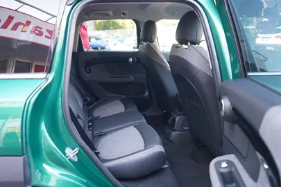 Car image 36