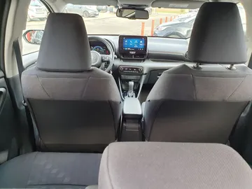Car image 4