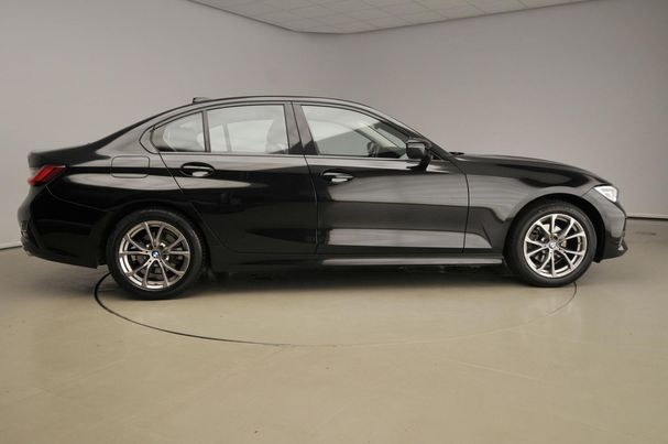 BMW 318i 115 kW image number 3