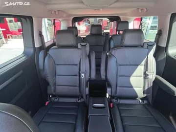 Car image 27