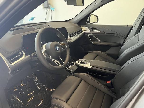 BMW iX1 xDrive30 M Sport 200 kW image number 5